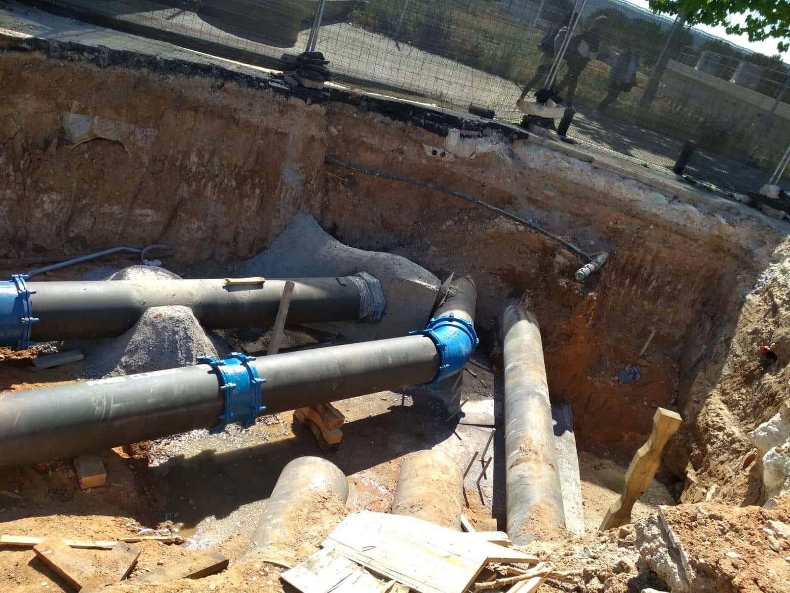 Instalación de tubería de polietileno PE100